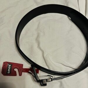 Men’s Levi’s xxl reversible belt size 44 NWT